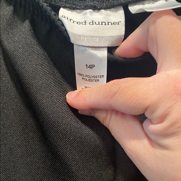 Alfred Dunner Black Ankle Pants w/ Button Detail Size 14P - Picture 5 of 6